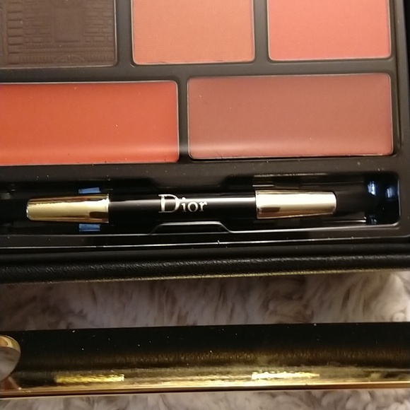 Dior 2021 LE Ecrin Couture Palette: Atelier of Dreams - Picture 15 of 17